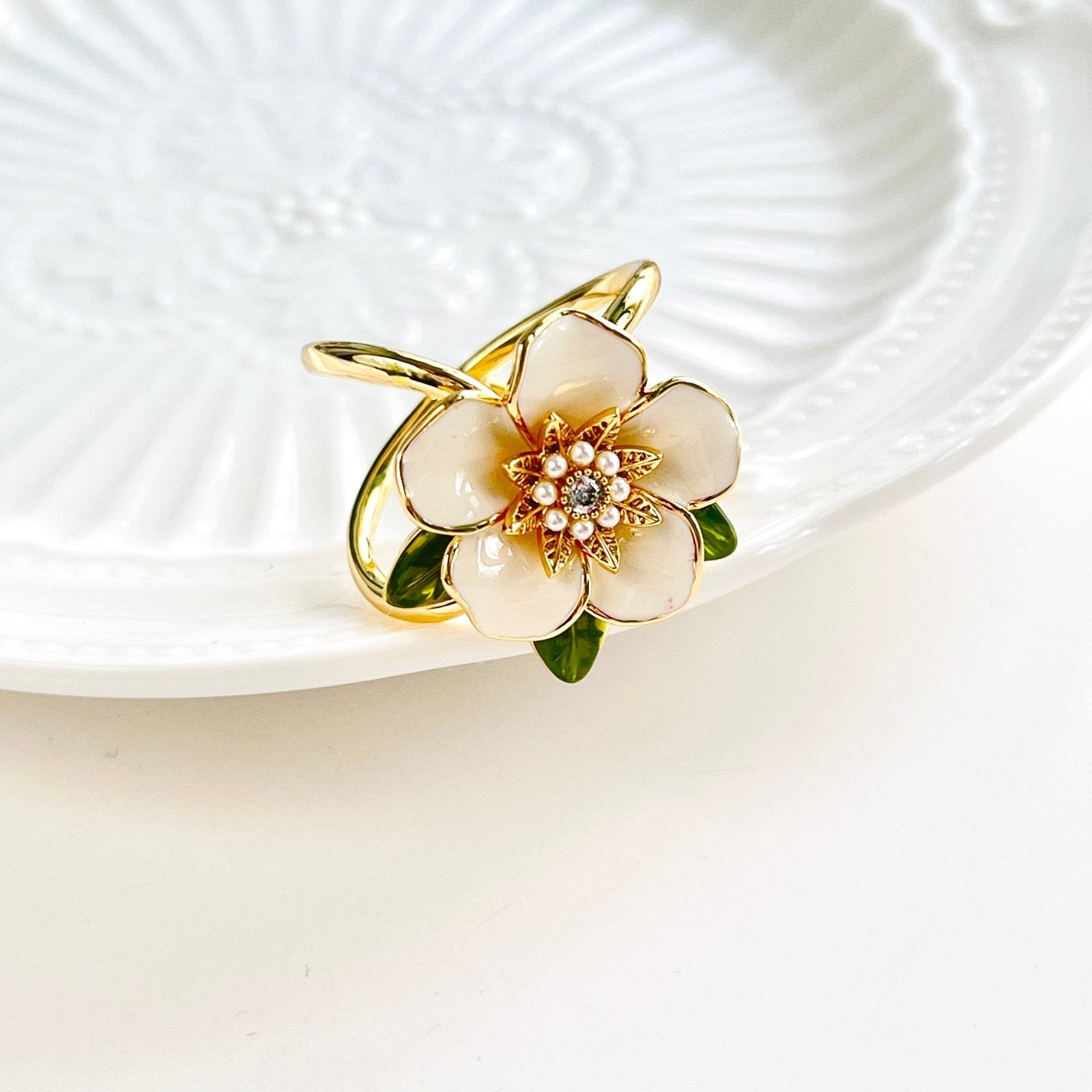Gardenia Scarf Ring | White Enamel Flower Scarf Clip – Natural