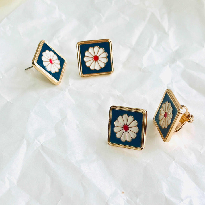 Chic Daisy Square Stud Earrings / Clip-on Earrings