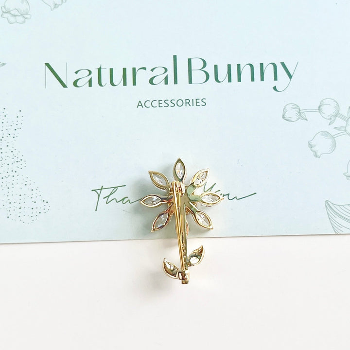 Dainty Little Daisy Brooch - Natural Bunny Accessories