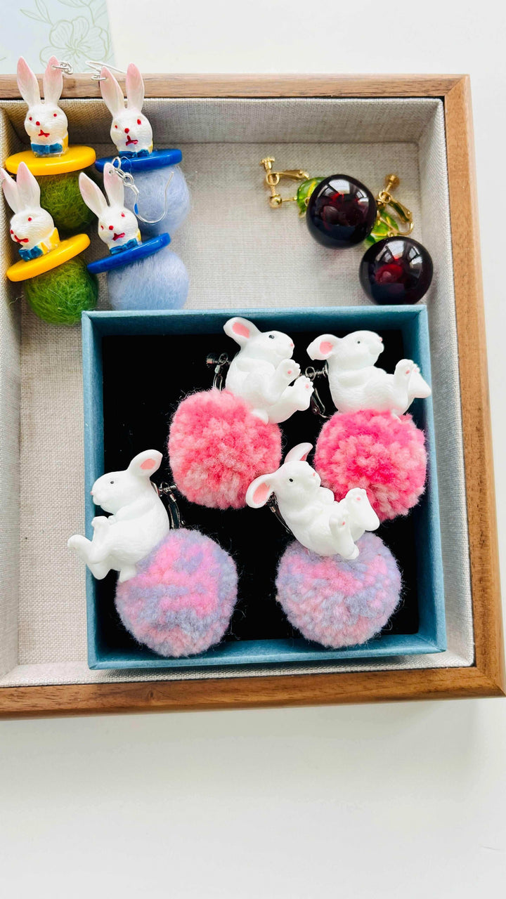 White Rabbit With Pompon Stud Earrings / Clip-on Earrings