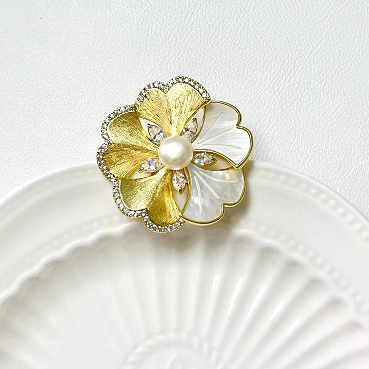 Elegant Golden Shell Flower Brooch - Natural Bunny Accessories