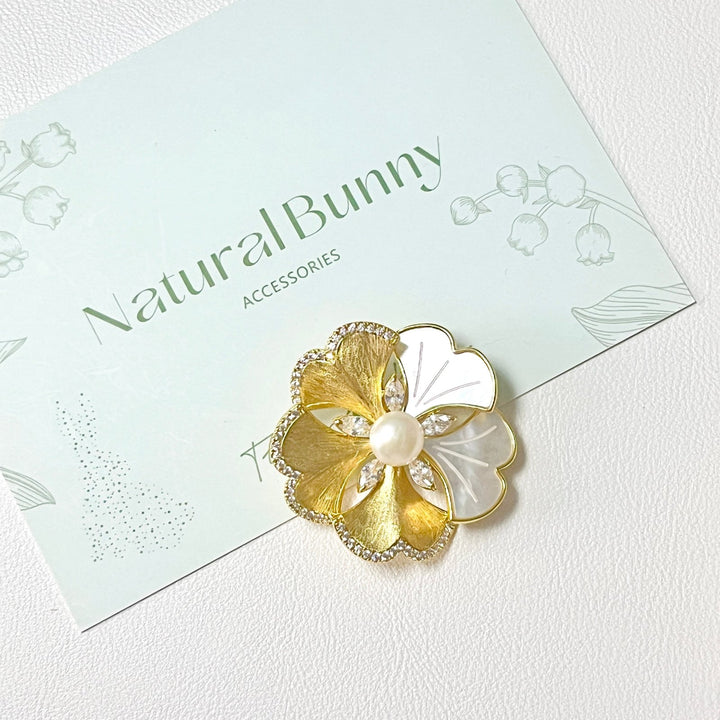 Elegant Golden Shell Flower Brooch - Natural Bunny Accessories