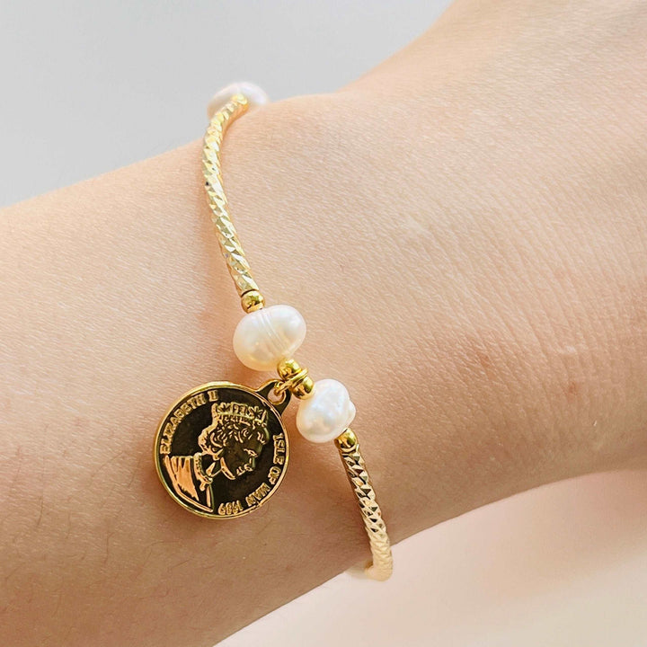 Freshwater Pearl with Coin Pendant Bracelet