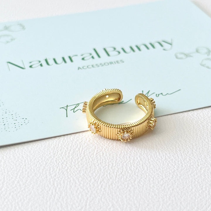 Golden Daisy Embossment Open Ring - Natural Bunny Accessories