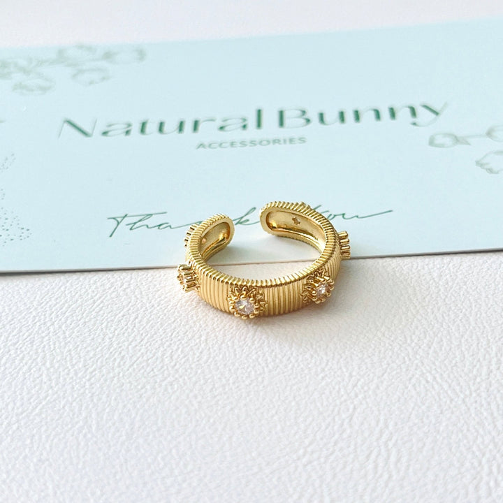 Golden Daisy Embossment Open Ring - Natural Bunny Accessories