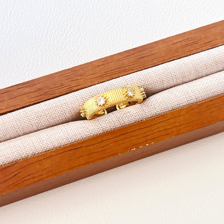 Golden Daisy Embossment Open Ring - Natural Bunny Accessories