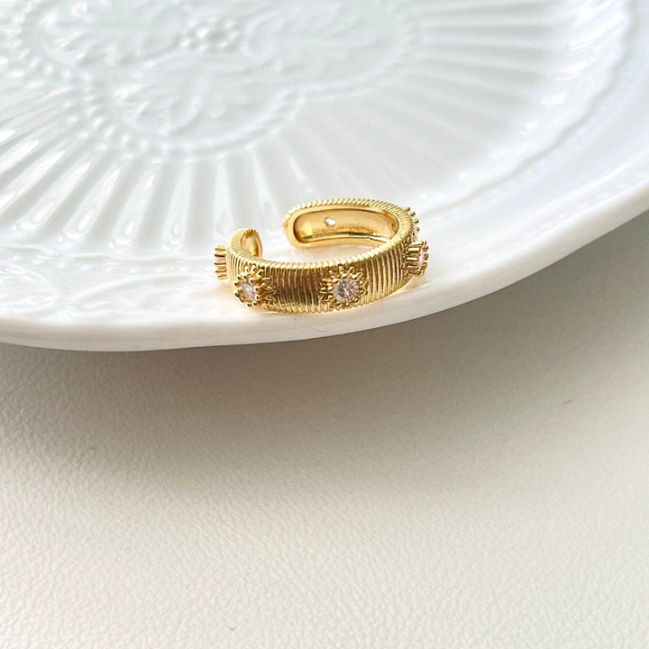 Golden Daisy Embossment Open Ring - Natural Bunny Accessories