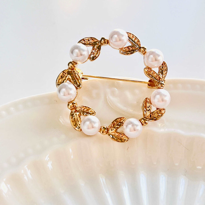 Golden Laurel Wreath Brooch