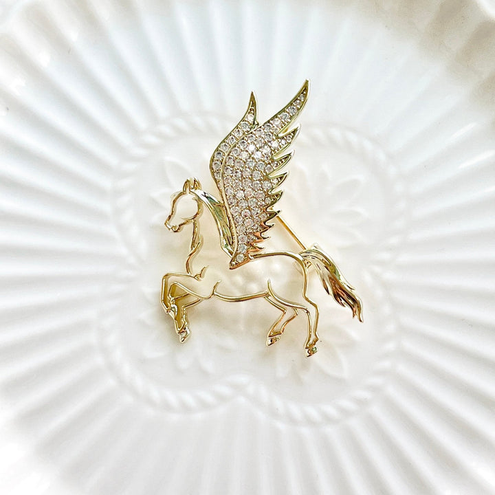 Hollow Golden Pegasus Flying Horse Brooch - Natural Bunny Accessories