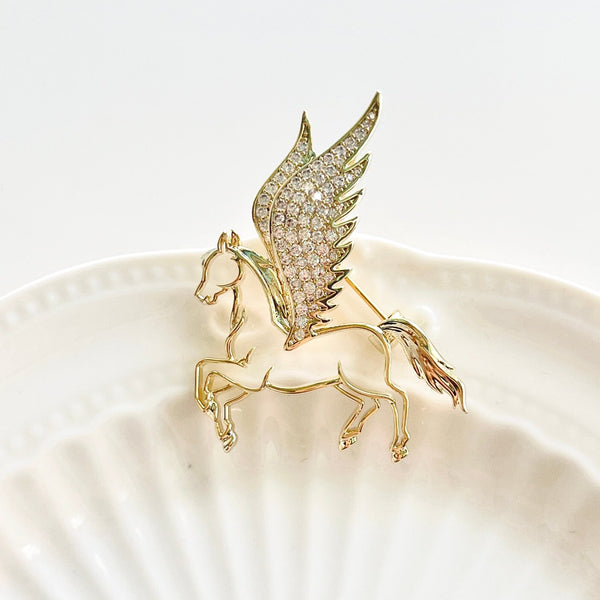 Hollow Golden Pegasus Flying Horse Brooch - Natural Bunny Accessories