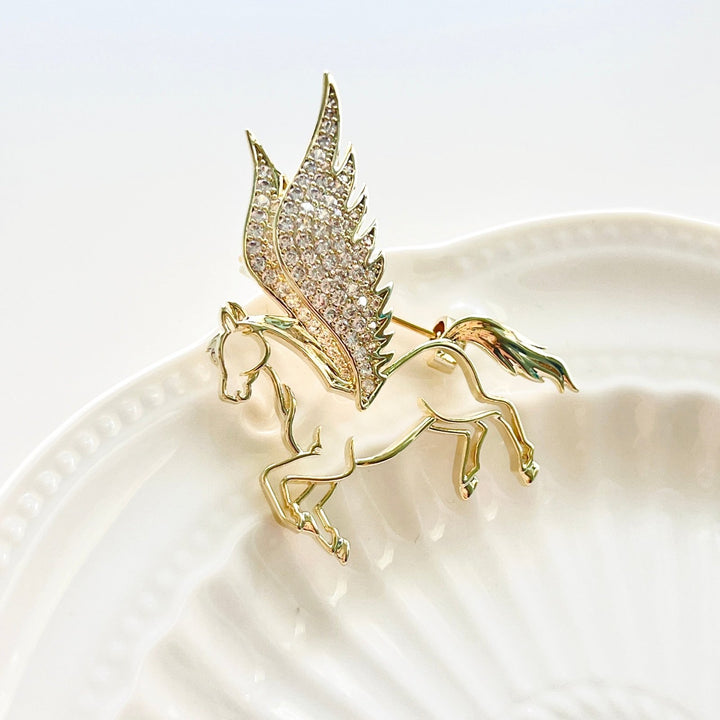 Hollow Golden Pegasus Flying Horse Brooch - Natural Bunny Accessories