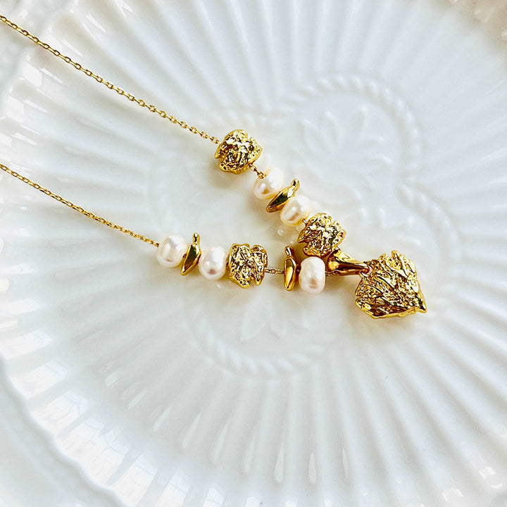 Irregular Golden Heart Pearl Necklace