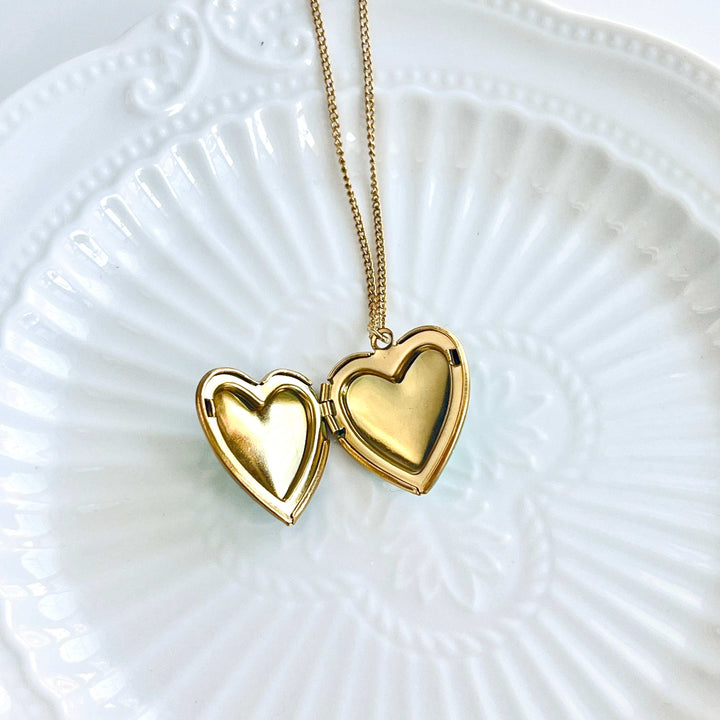 Mom Daisy Heart Locket Necklace