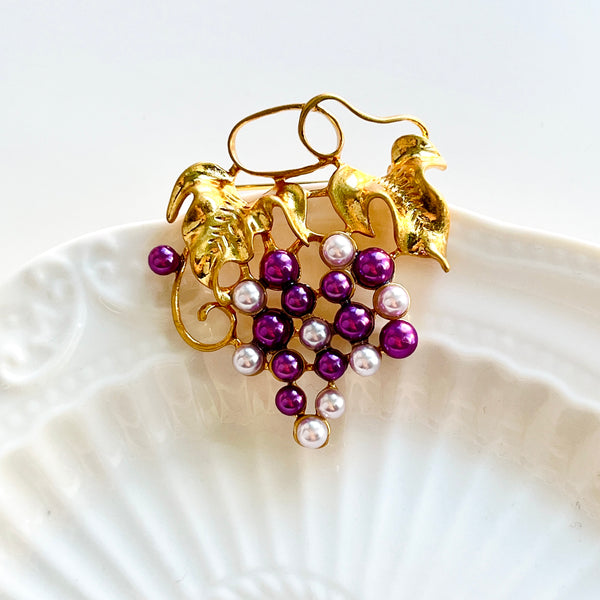 Retro Purple Pearl Grape Brooch
