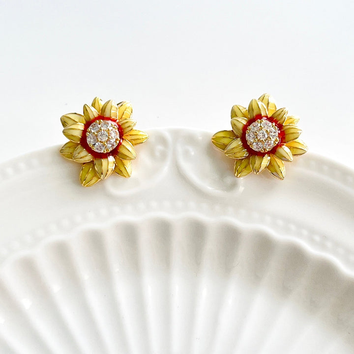 Retro Shinning Sunflower Stud Earrings - Natural Bunny Accessories