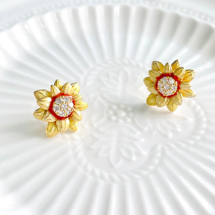 Retro Shinning Sunflower Stud Earrings - Natural Bunny Accessories