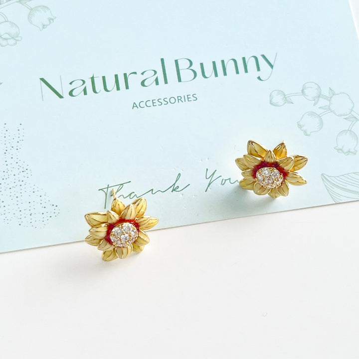 Retro Shinning Sunflower Stud Earrings - Natural Bunny Accessories