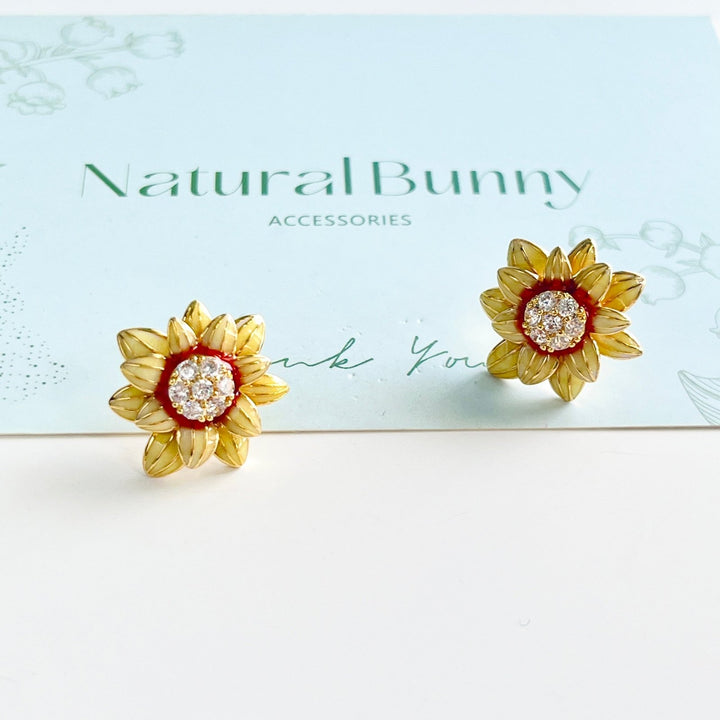 Retro Shinning Sunflower Stud Earrings - Natural Bunny Accessories