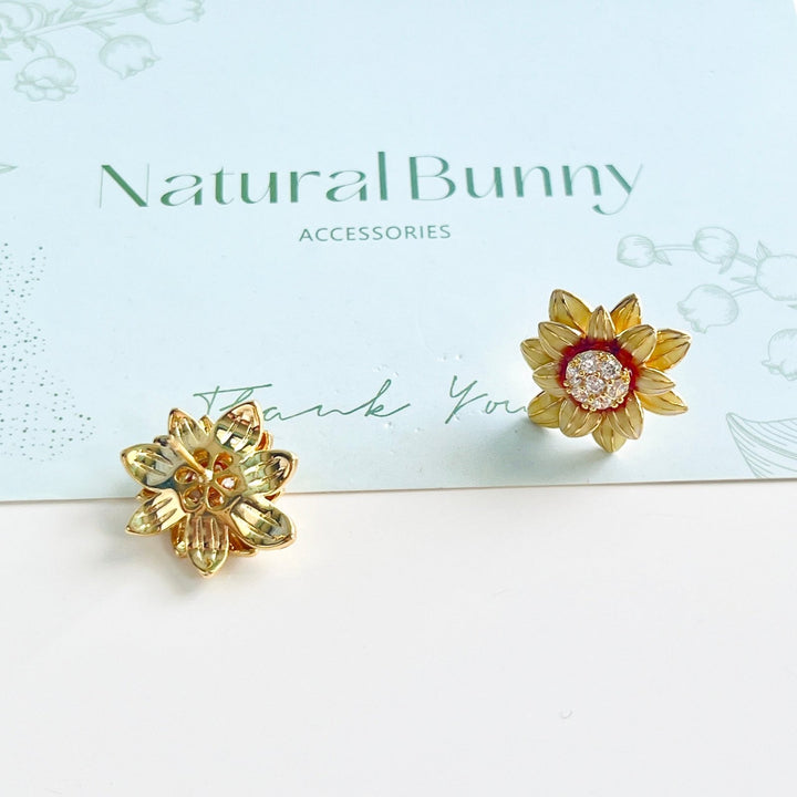 Retro Shinning Sunflower Stud Earrings - Natural Bunny Accessories