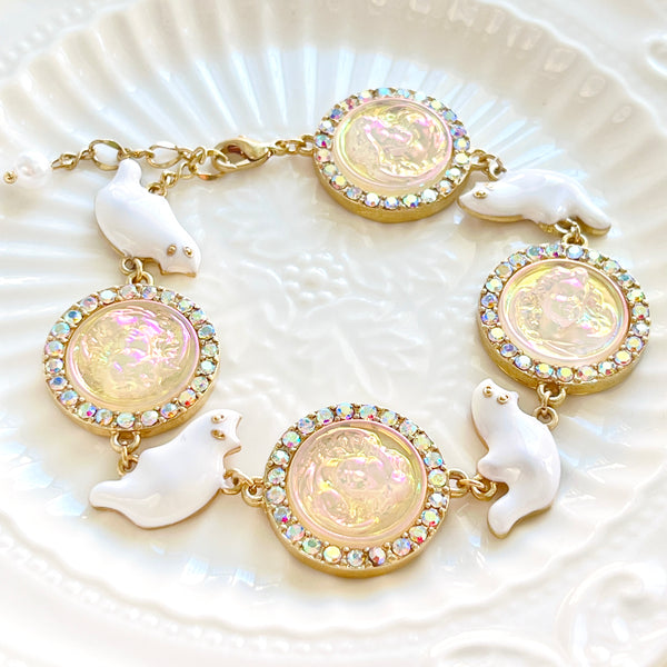 Retro White Cat Cameo Bracelet