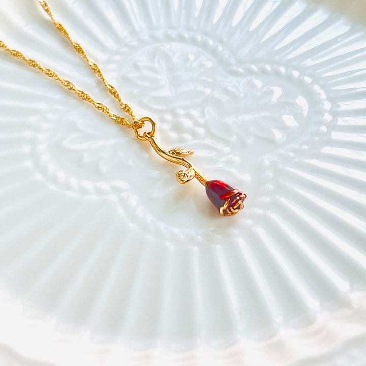 Rose Pendant Necklace