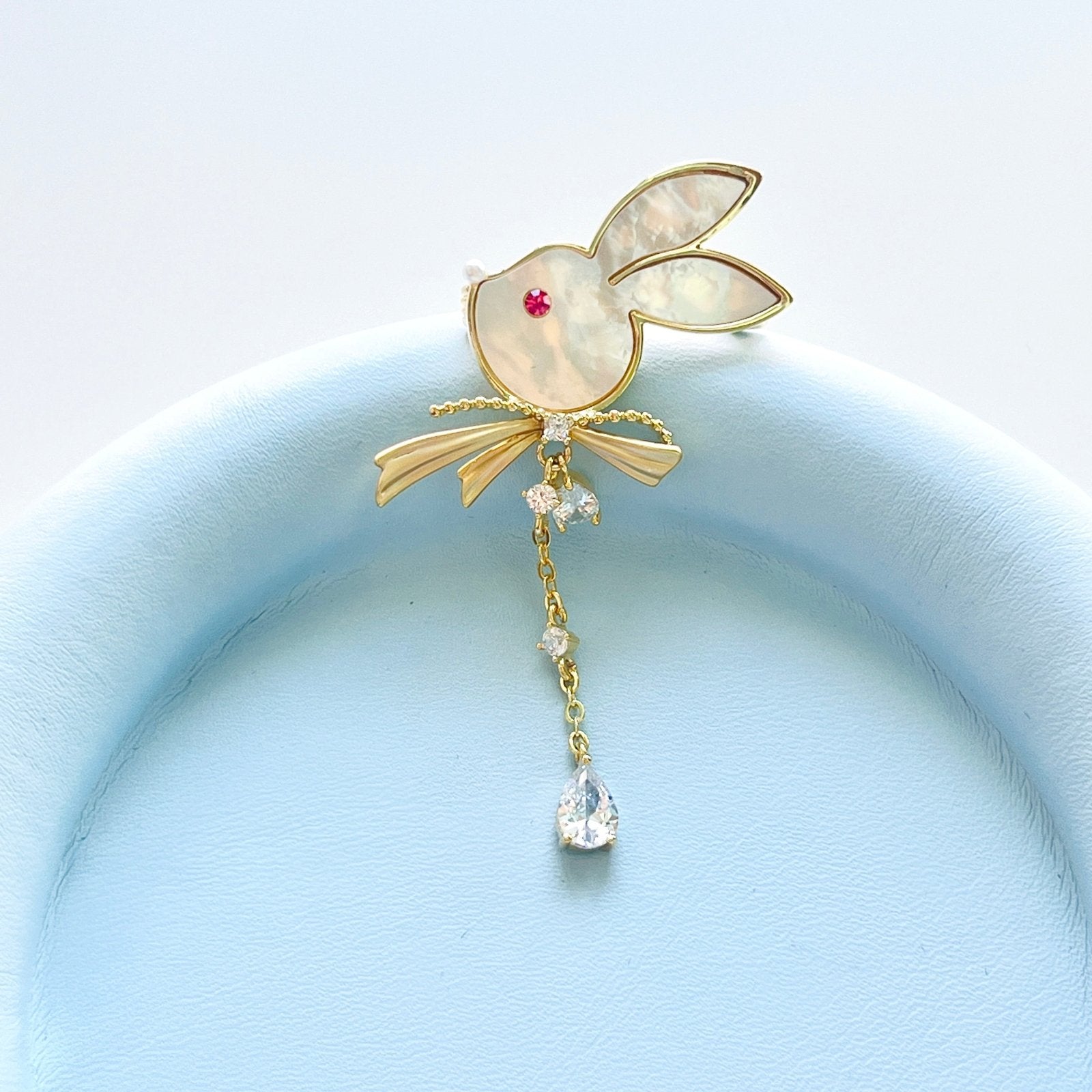 Shell Rabbit With Tie Tassel Brooch – Natural Bunny Accessories