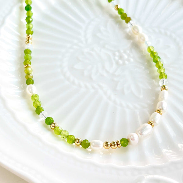 Spring Field Peridot Pearl Necklace