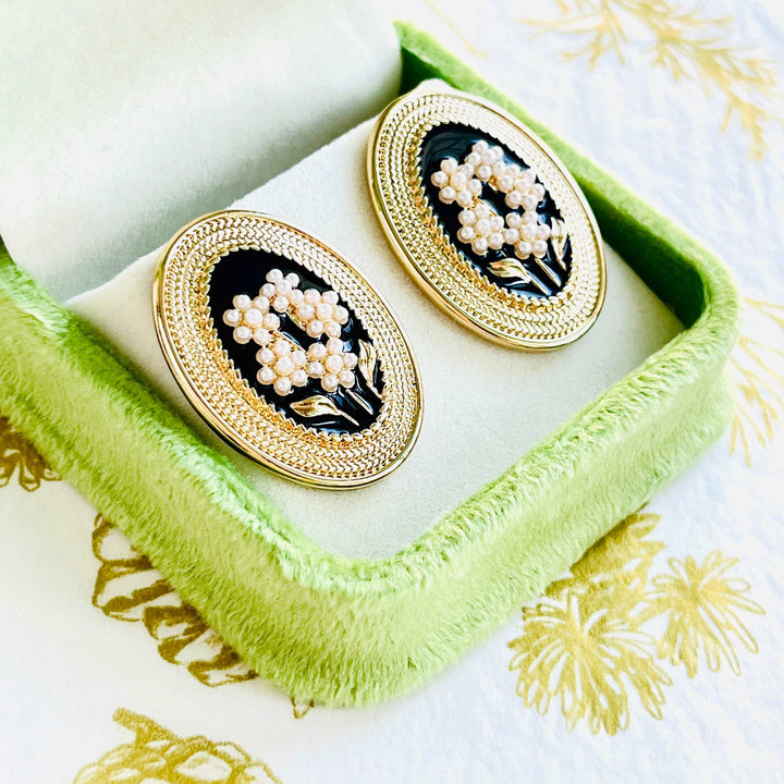 Retro Pearl Flower Stud Earrings