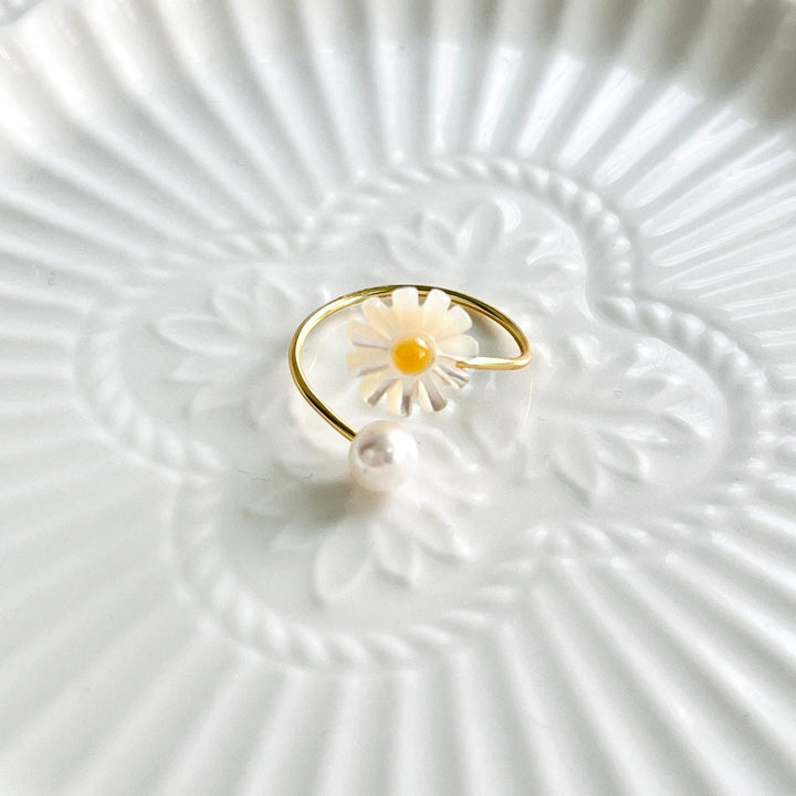 White Daisy Pearl Open Ring - Natural Bunny Accessories