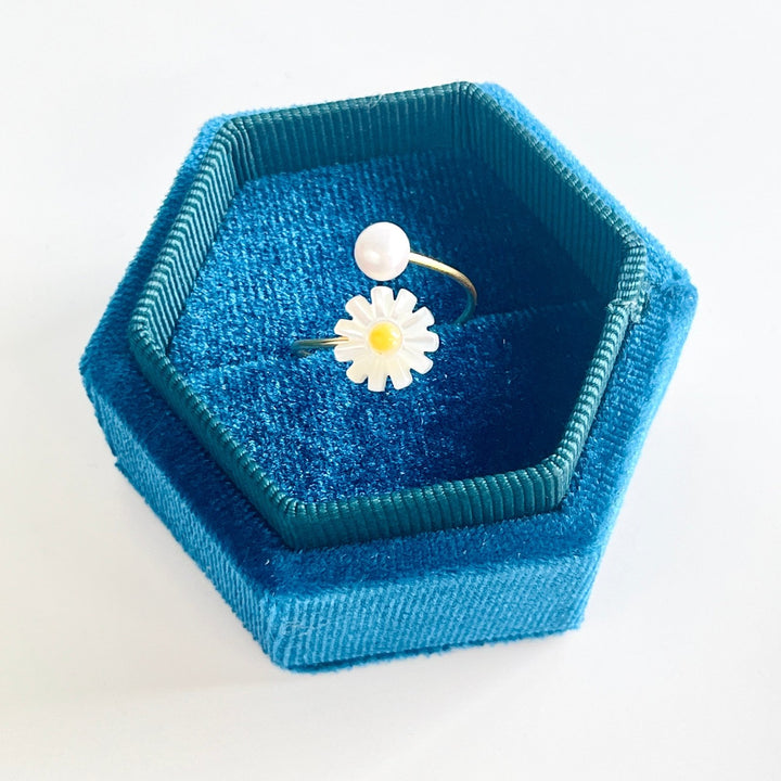 White Daisy Pearl Open Ring - Natural Bunny Accessories