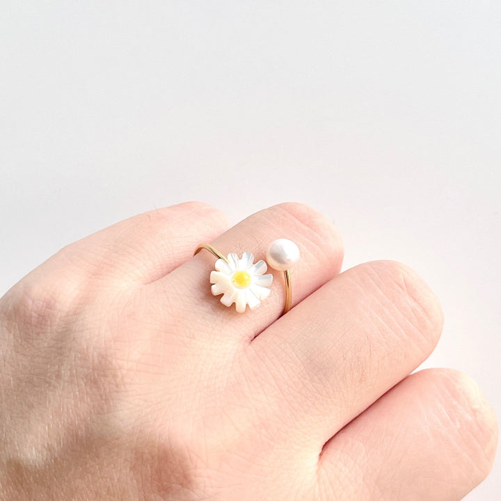 White Daisy Pearl Open Ring - Natural Bunny Accessories