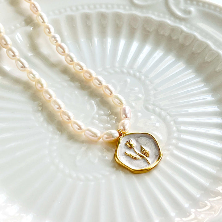 White Tulip Pendant Pearl Necklace