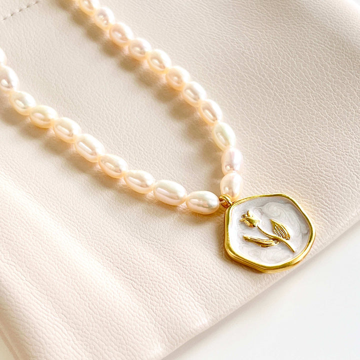 White Tulip Pendant Pearl Necklace